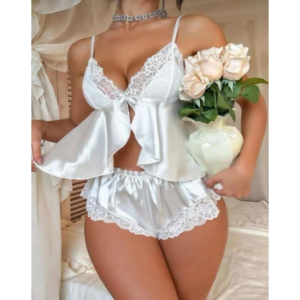 Lunelle Beyaz Saten Dantel Detaylı Şortlu Pijama Takımı – Askılı Romantik Kadın İç Giyim