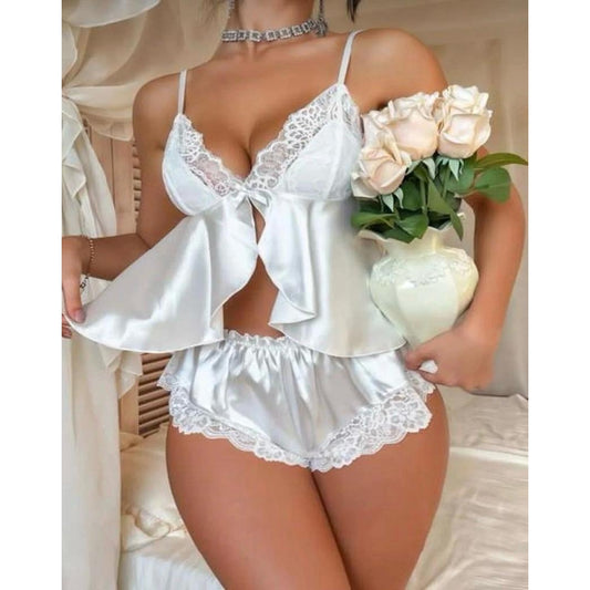 Lunelle Beyaz Saten Dantel Detaylı Şortlu Pijama Takımı – Askılı Romantik Kadın İç Giyim