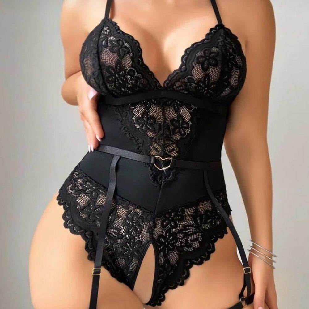 Lunelle Siyah Dantel Jartiyerli Body – Kalp Tokalı Şık İç Giyim Takımı